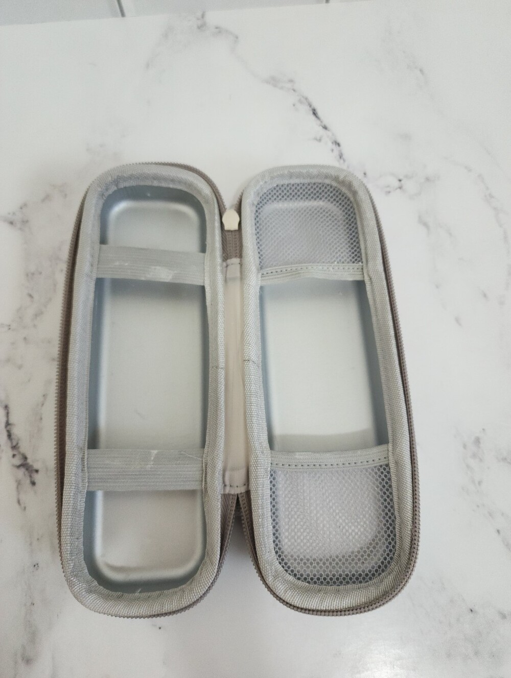 Toobrush Travel Case - Picture 2 of 4